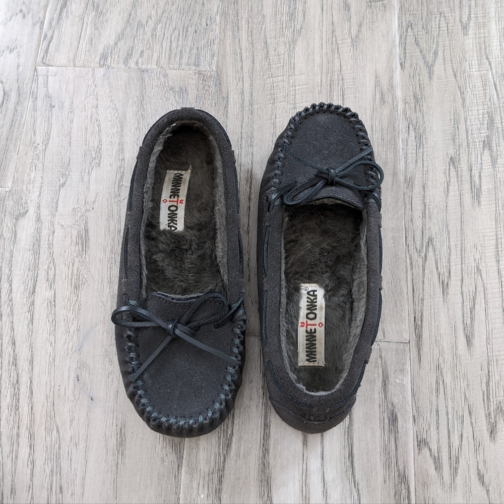 Minnetonka Moccasins - Picture 2 of 9